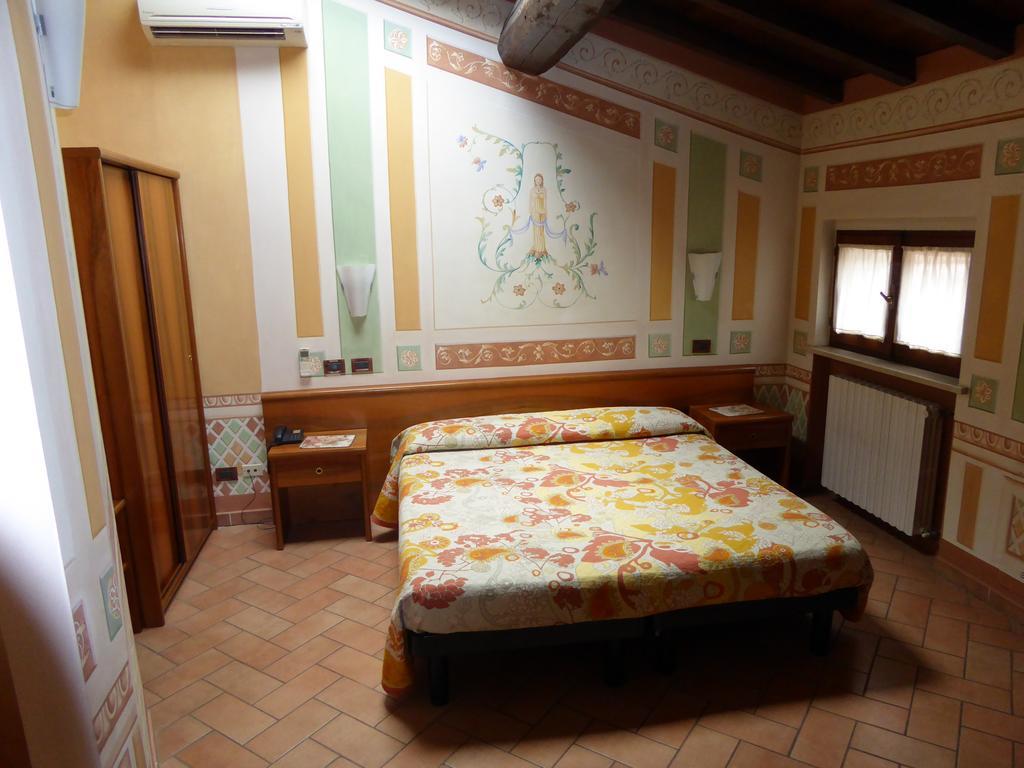 Albergo Giulia Gonzaga Sabbioneta Quarto foto